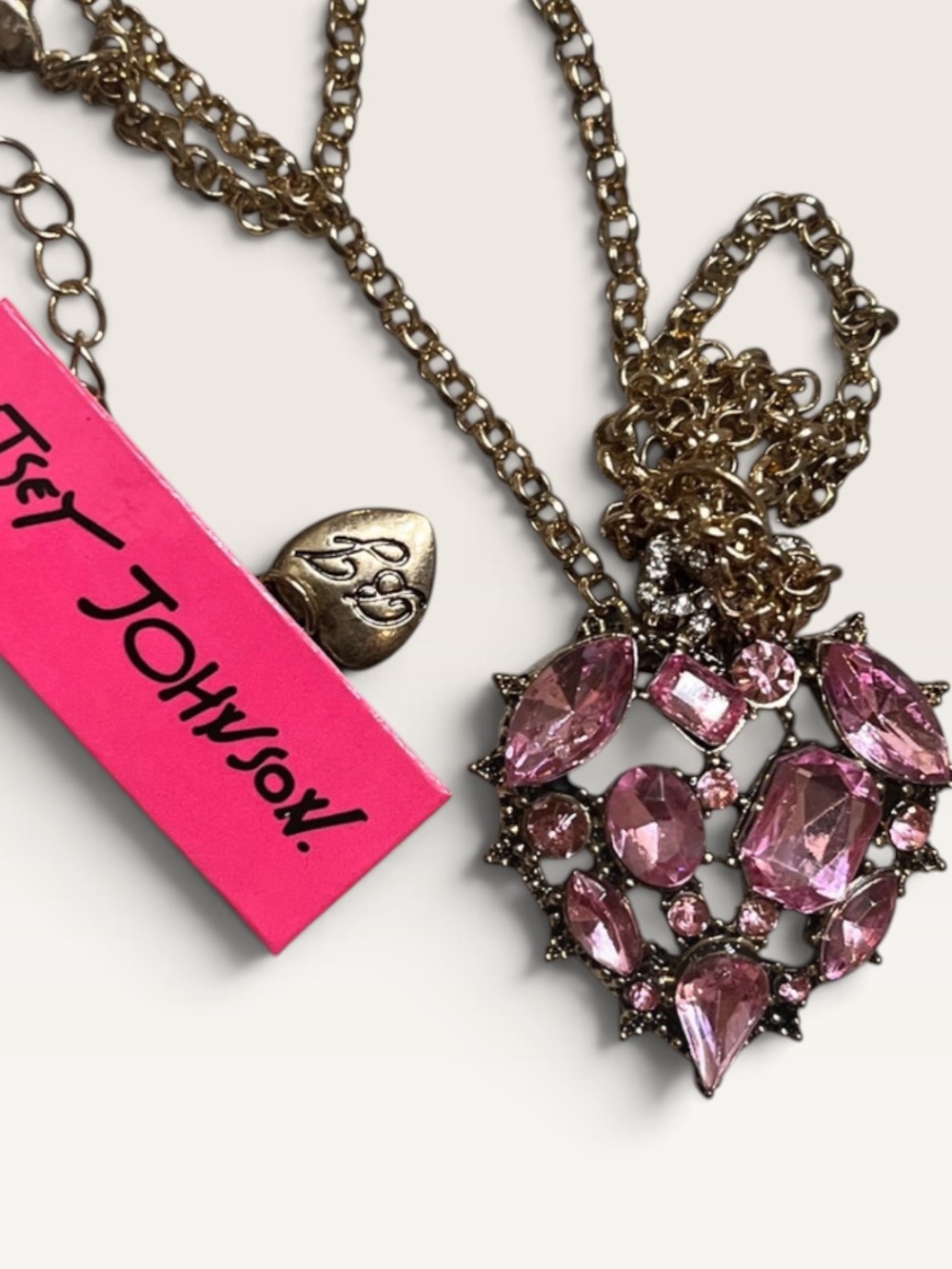 BETSEY JOHNSON Vintage Valentine’s Pink Crystal-Studded Heart Antiqued Chain NWT